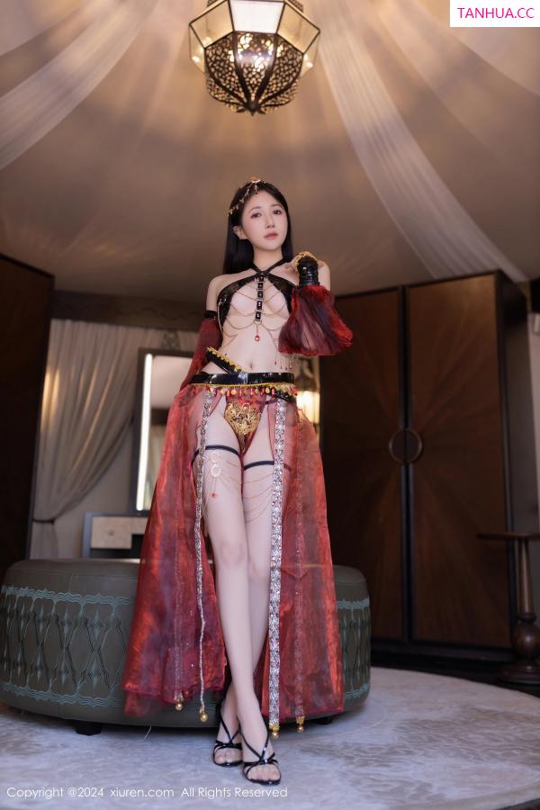 鱼子酱fish  [XiuRen]高清写真图 2024.06.28 No.8778 鱼子酱Fish 舞娘装扮第17张图片